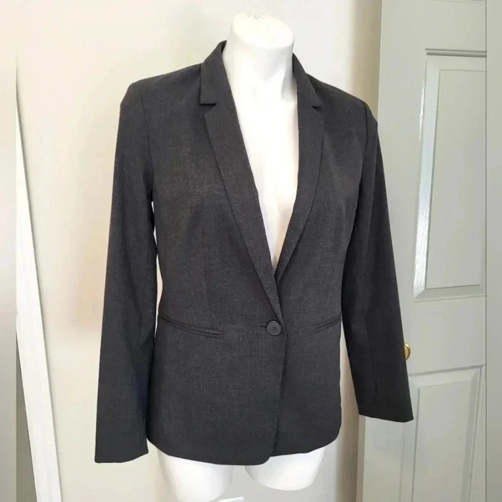 Banana Republic Charcoal Gray Button Down Business Causal Style Blazer(6)Petite